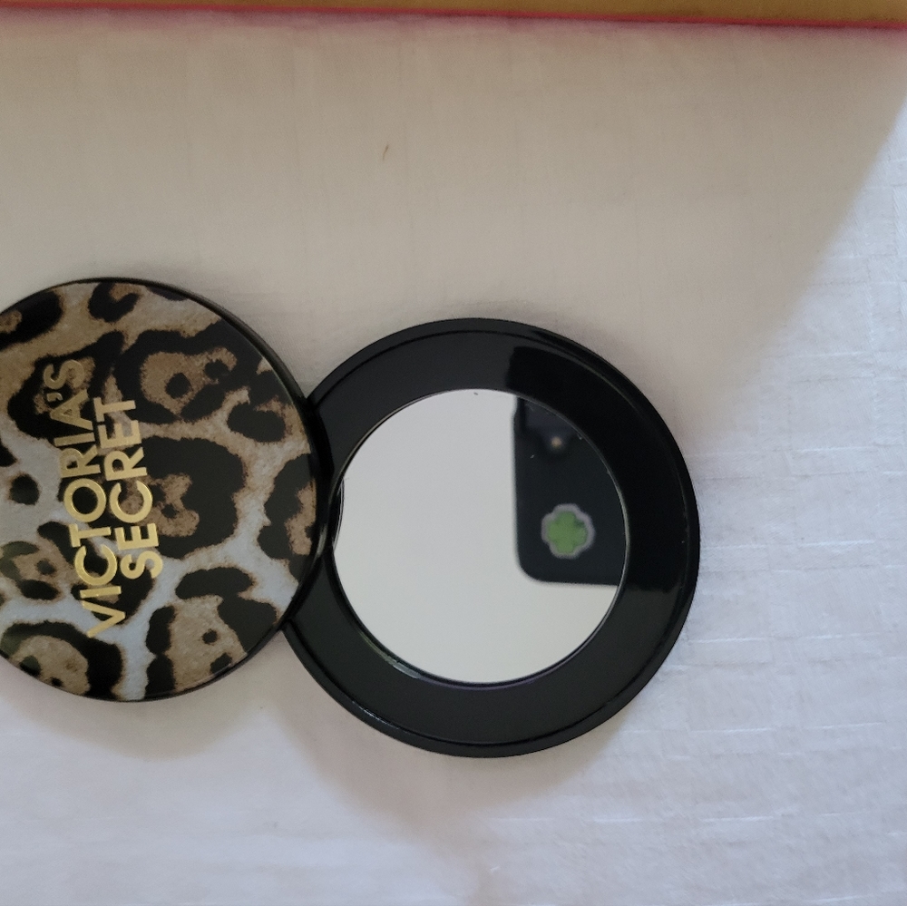 Compact mirrors - Picture 3 of 7